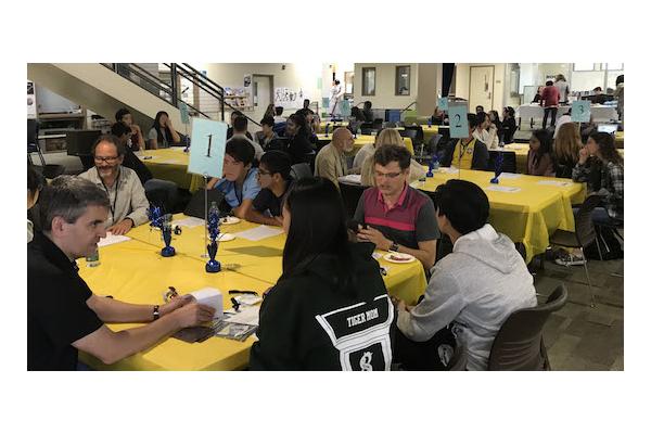 Students and mentors discuss their projects at the first Mentor/Student Forum